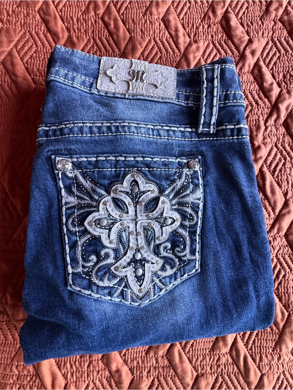 NWOT Miss Me Heaven Sent Embellished Cross Bootcut Jeans Size 29 Medium Wash